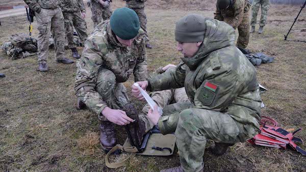 Foto: Entrenamiento de la Infantería de Marina Real con las fuerzas especiales de Belarús en marzo de 2020 (Foto: MOD)