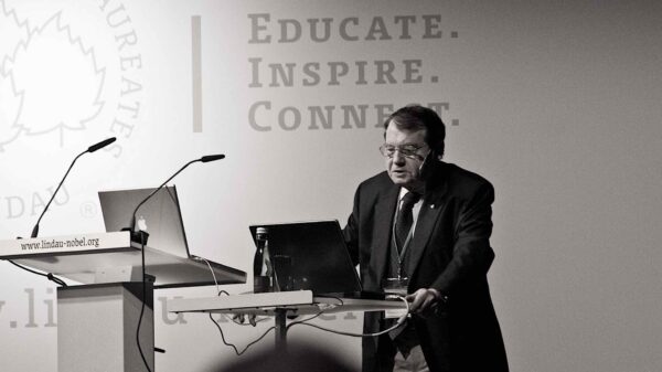 COVID-19: Por qué el Consejo Atlántico tilda de ‘difusor de teorías conspirativas’ al virólogo y Premio Nobel Dr. Luc Montagnier