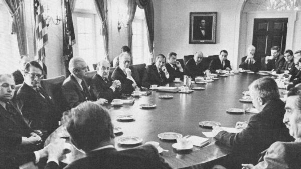 Cómo la Comisión Trilateral impulsó un golpe de estado bancario en Estados Unidos