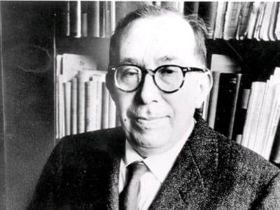 El profesor Leo Strauss había seleccionado varios de sus alumnos judíos para crear un grupo de “hoplitas”, el nombre utilizado para los soldados de Esparta. Leo Strauss enviaba estos “hoplitas” a perturbar los cursos impartidos por sus rivales en la universidad de Chicago. Leo Strauss enseñaba a sus “hoplitas” que es mejor crear una dictadura que ser víctima de un “régimen”.