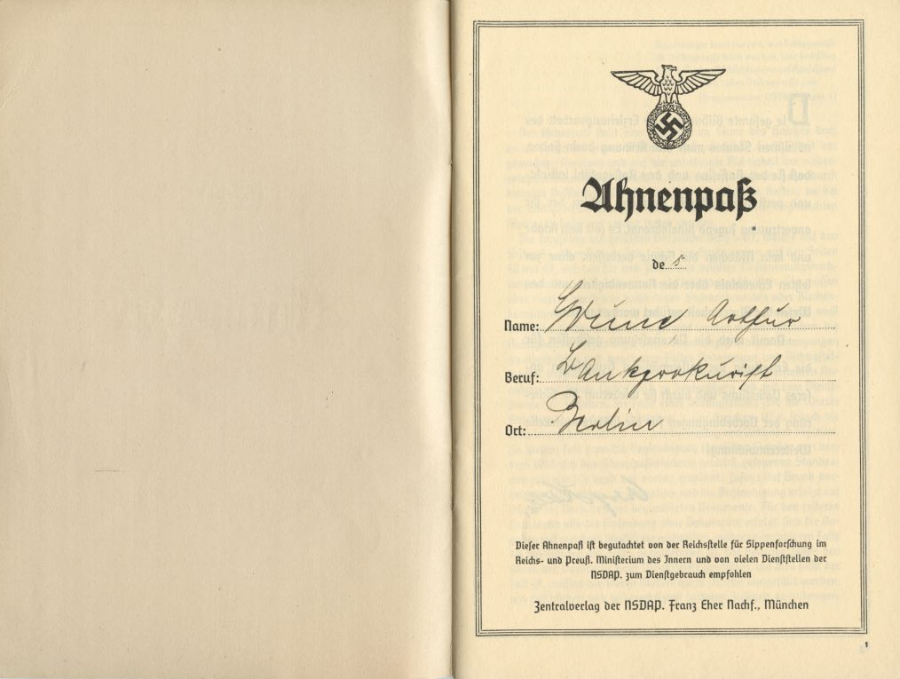 Fuente: “Ahnenpass (Proof of Aryan Identity)” (2016). Bulmash Family Holocaust Collection. 2012.1.81. https://digital.kenyon.edu/bulmash/755