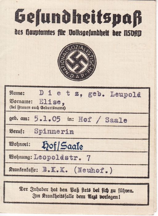 Pasaporte sanitario del NSDAP (1937) que perteneció a una mujer llamada Elise Dietz. Fuente: EA Militaria.