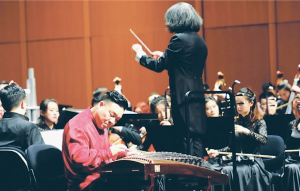 El Partido Comunista Chino está promoviendo una cultura que determinará qué tipo de sociedad existirá dentro de dos generaciones. Bajo la dirección de Pang Kapang, director de orquesta y director artístico, una orquesta profesional de 90 intérpretes de China y del extranjero debutó en Suzhou el 27 de diciembre de 2017.