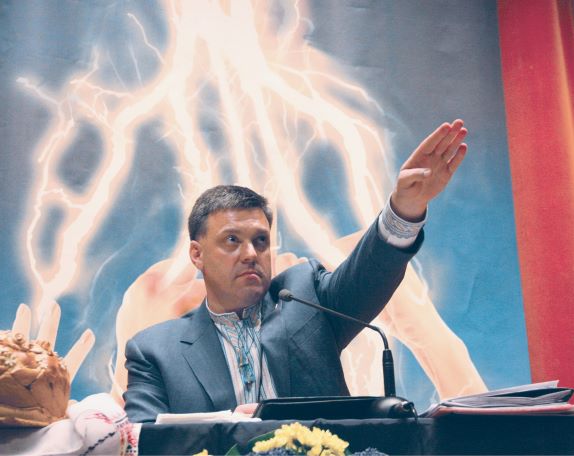 Oleh Tyahnybok, fundador del C14 en 2010 como el grupo juvenil del Partido Social-Nacionalista de Ucrania (SNPU), que fue rebautizado como Swoboda en 2004.