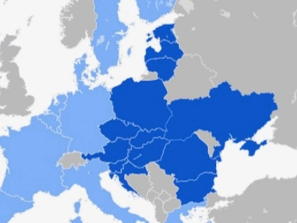 En azul oscuro, los países involucrados en la “Initiativa de los Tres Mares”.