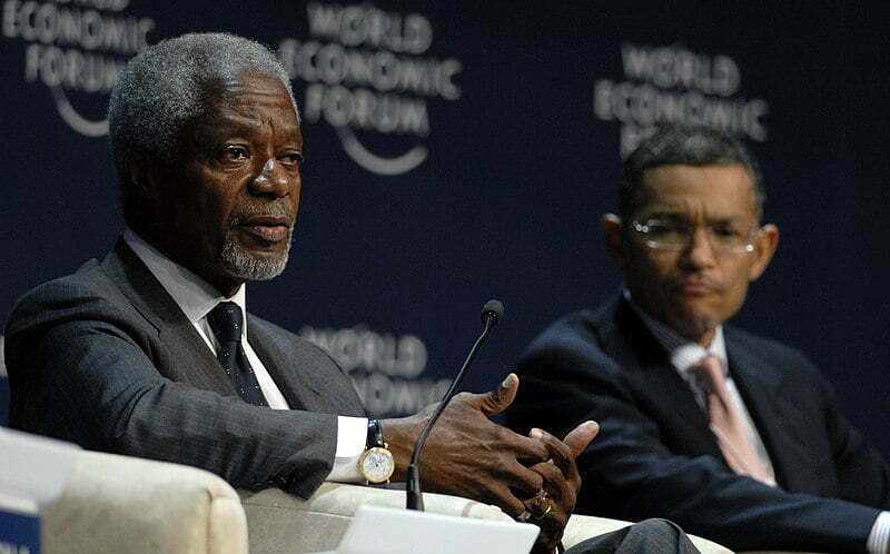 Kofi Annan, Secretario General de las Naciones Unidas (1997 – 2006) es miembro de la Junta de Fundación del Foro Económico Mundial y Copresidente del Foro Económico Mundial sobre África. Aquí, habla en la sesión plenaria de apertura sobre África y la nueva economía global en el Foro Económico Mundial sobre África 2009 en Ciudad del Cabo, Sudáfrica. Fuente: WEF