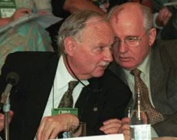Maurice Strong y Mijail Gorbachov en la Cumbre de Río en 1992 Fuente: J. PEREIRA/AP