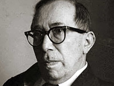 El profesor Leo Strauss (1899-1973) escribió mucho sobre el derecho natural y la filosofía judía. Pero no dejó escritos sobre sus ideas políticas, las cuales daba a conocer sólo a algunos de sus alumnos. Sus reflexiones orales han salido a la luz gracias a numerosos testimonios.