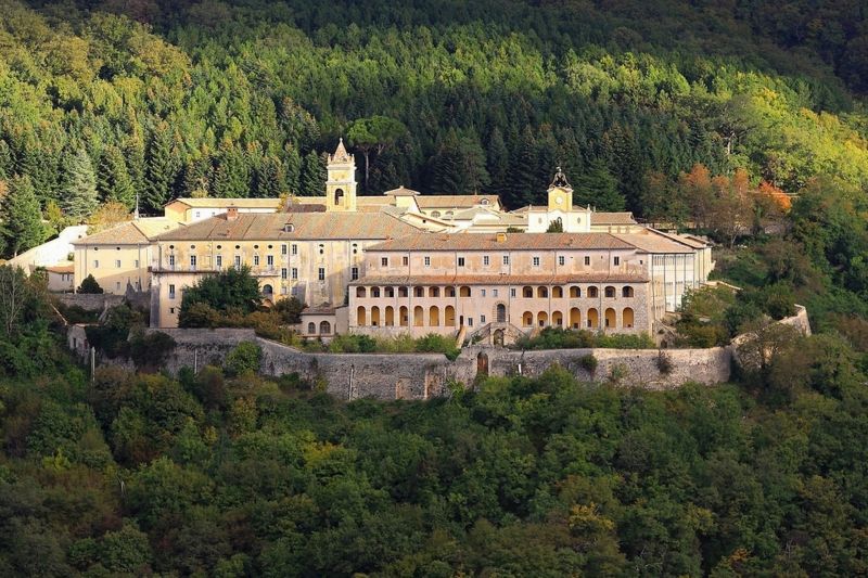 Monasterio de Tristuli y sede del Instituto Dignitatis Humanae
