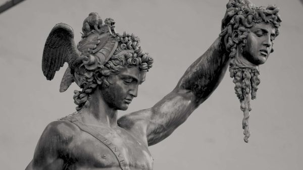 La metafísica del héroe y su paradójico vínculo con el psicópata-narcisista