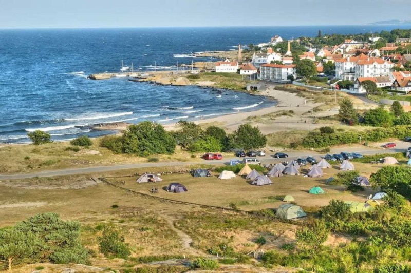 La marina de guerra de Noruega no tardó en encontrar el lugar adecuado, en las aguas poco profundas de la isla danesa de Bornholm.