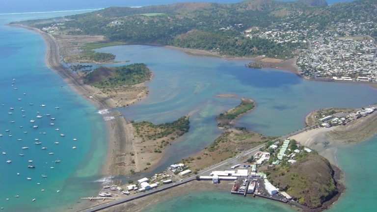 Foto: Es imposible encontrar una fotografía más detallada de la base de intercepción de señales electromagnéticas de la región de Badamiers, en Mayotte. En Nueva Caledonia hay una base similar, en la región de Tontouta. Esas dos instalaciones son indispensables para el sistema francés de intercepción de señales electromagnéticas y para Occidente en general.
